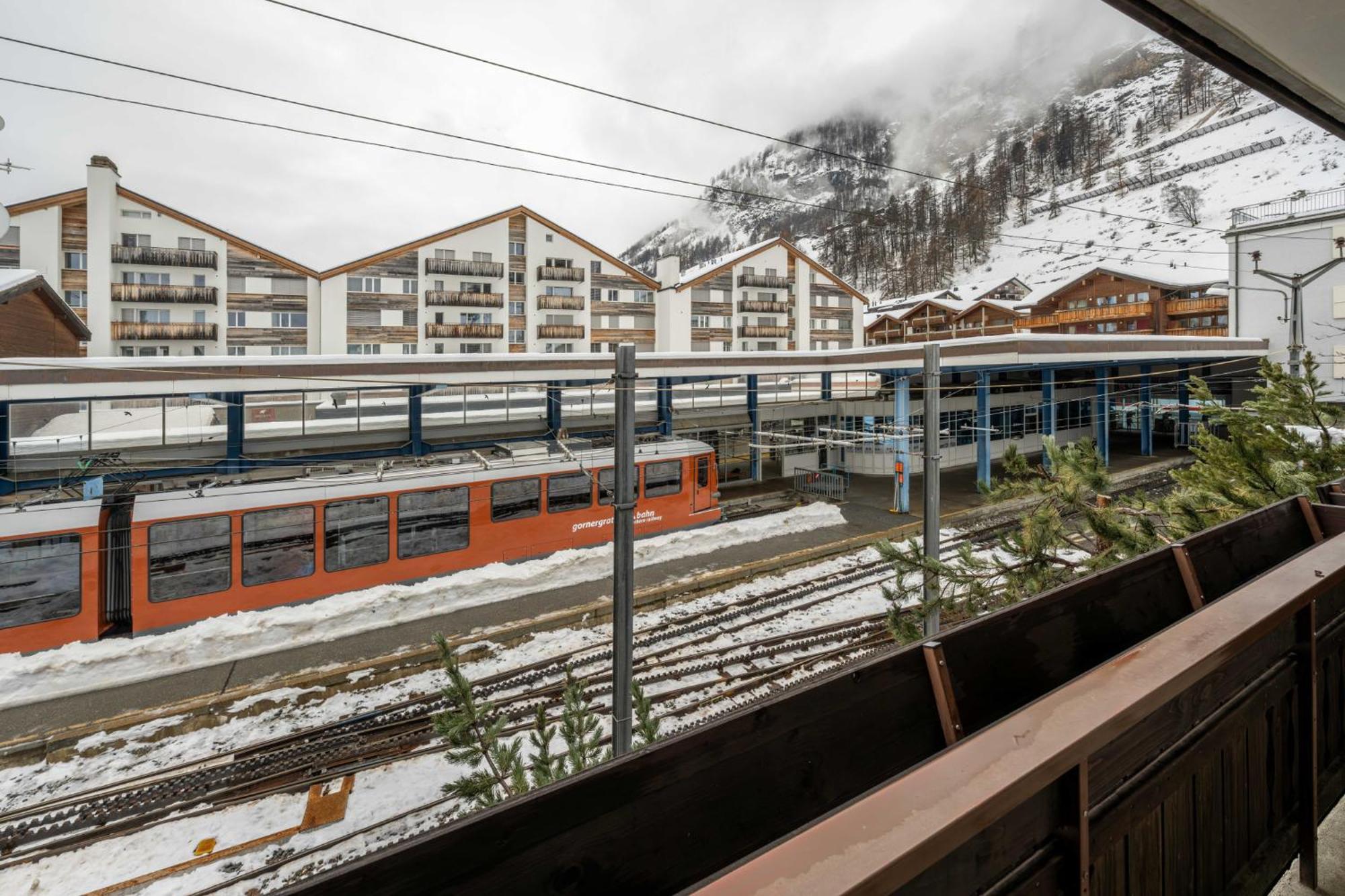 Hotel Sarazena Zermatt Bagian luar foto