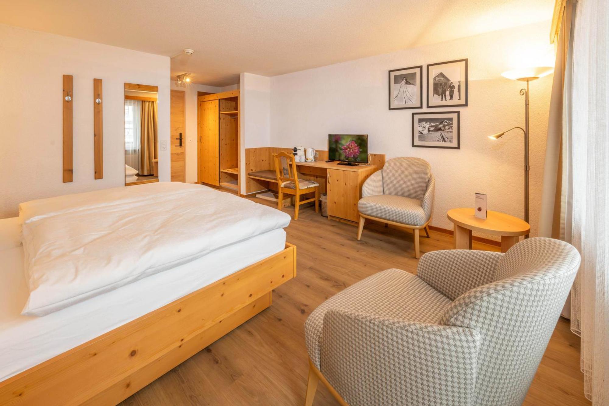 Hotel Sarazena Zermatt Bagian luar foto