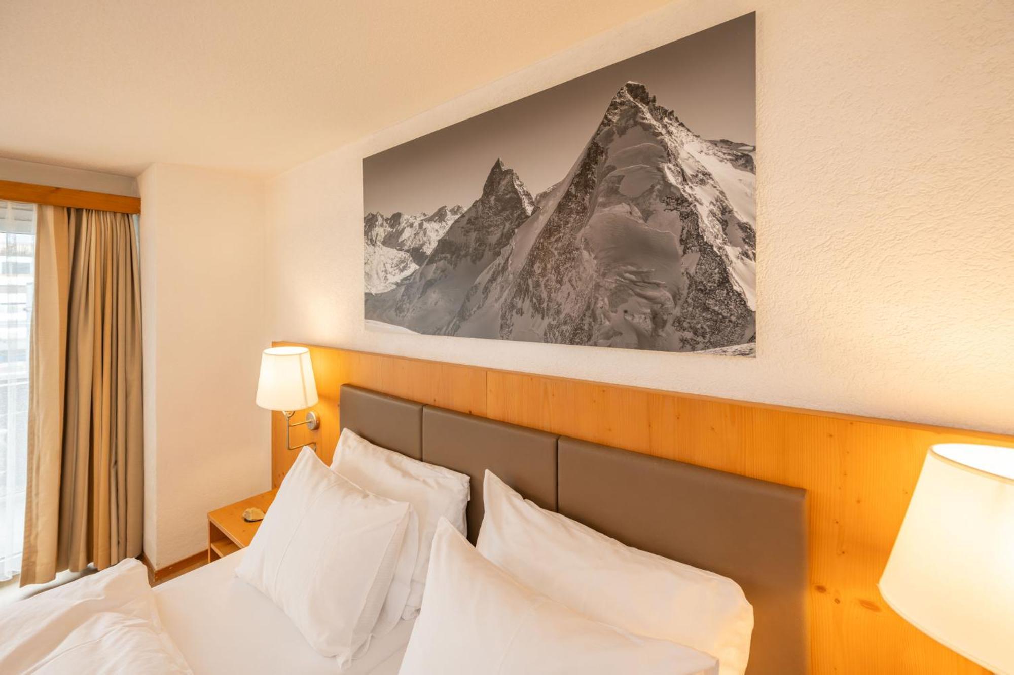 Hotel Sarazena Zermatt Bagian luar foto