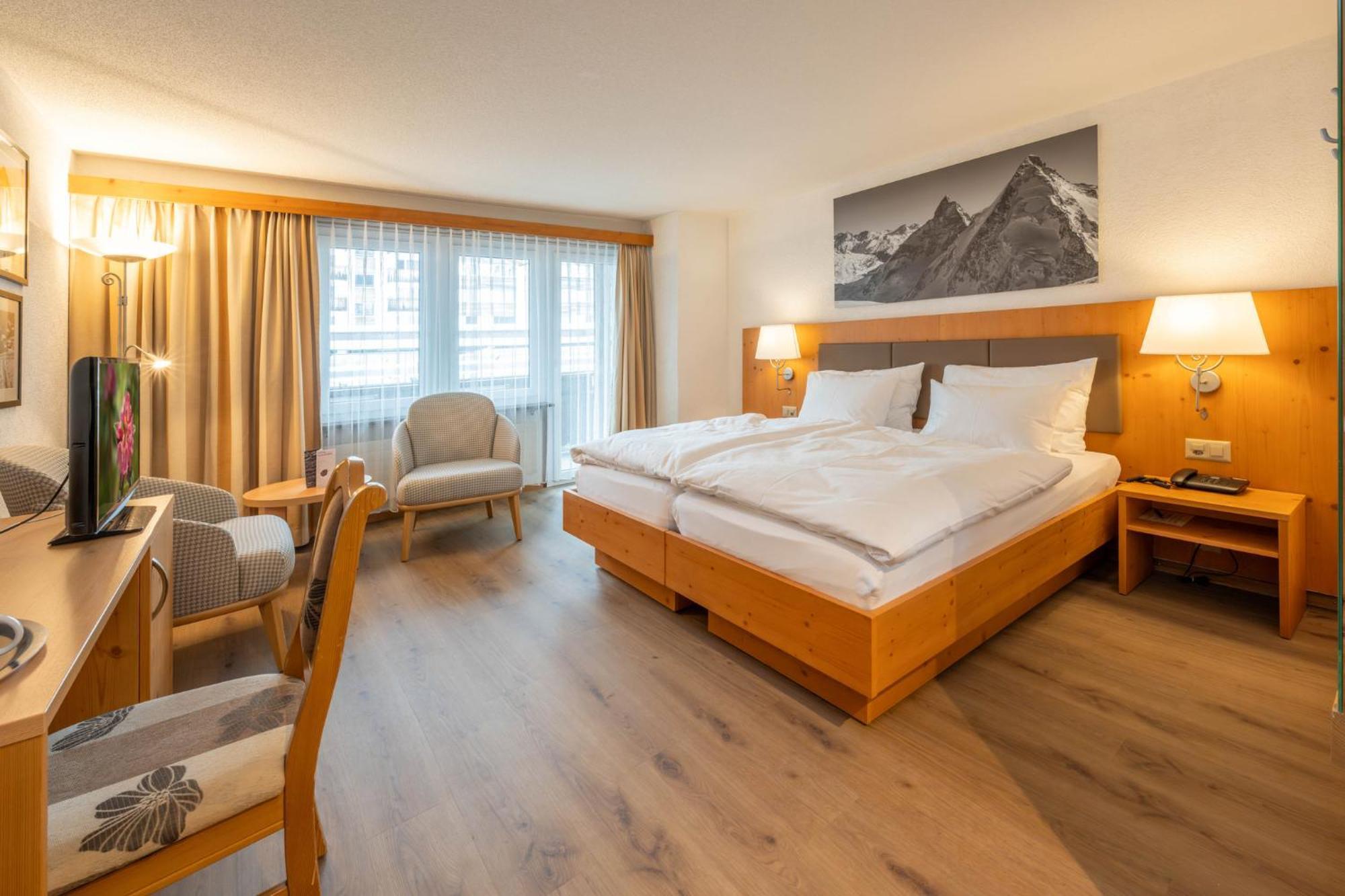 Hotel Sarazena Zermatt Bagian luar foto