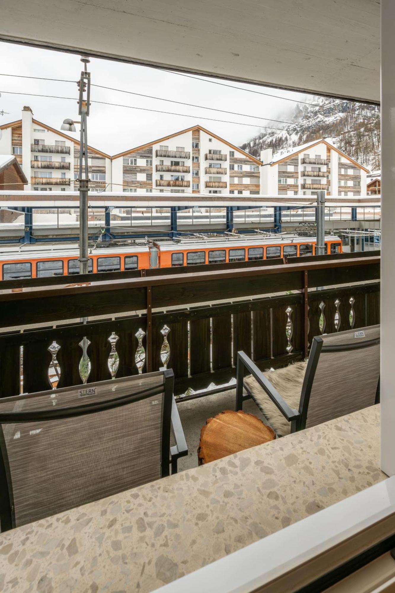 Hotel Sarazena Zermatt Bagian luar foto