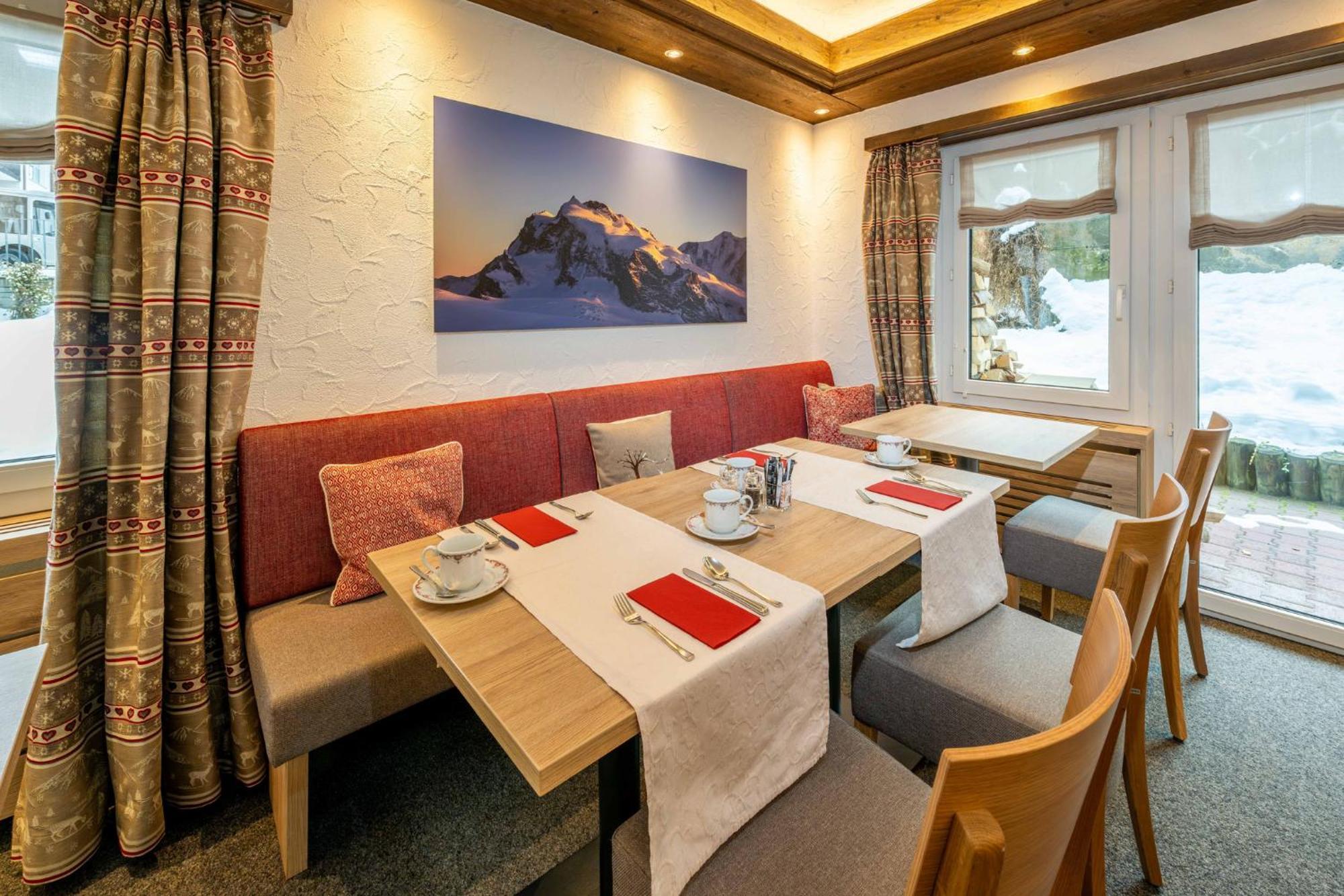 Hotel Sarazena Zermatt Bagian luar foto