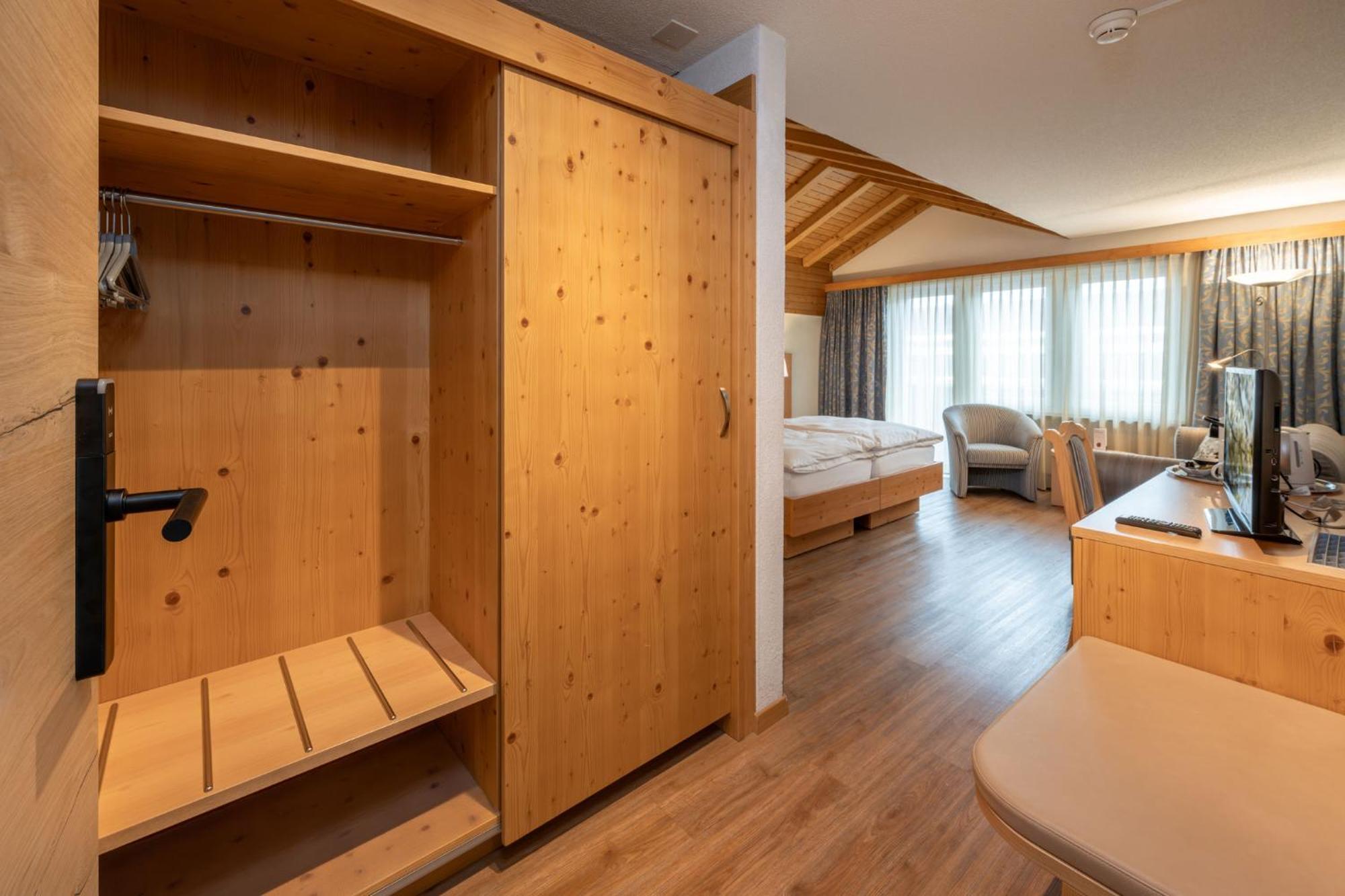 Hotel Sarazena Zermatt Bagian luar foto