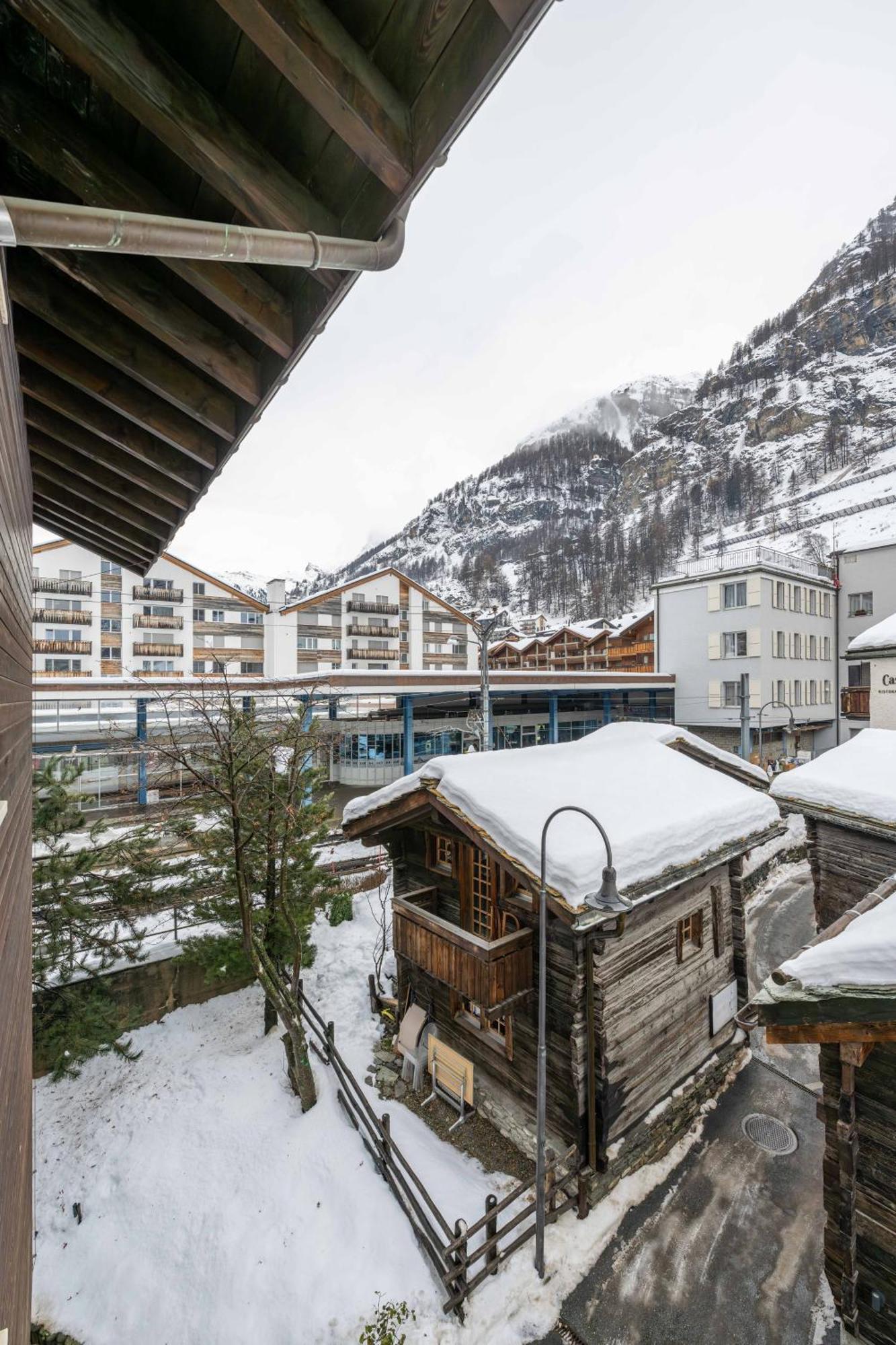 Hotel Sarazena Zermatt Bagian luar foto