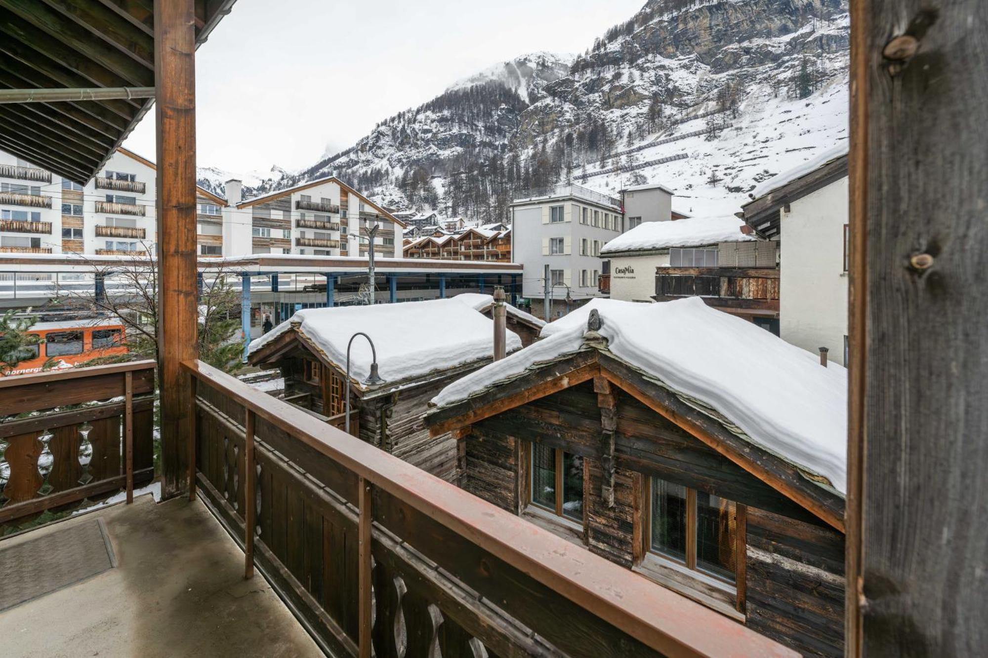 Hotel Sarazena Zermatt Bagian luar foto