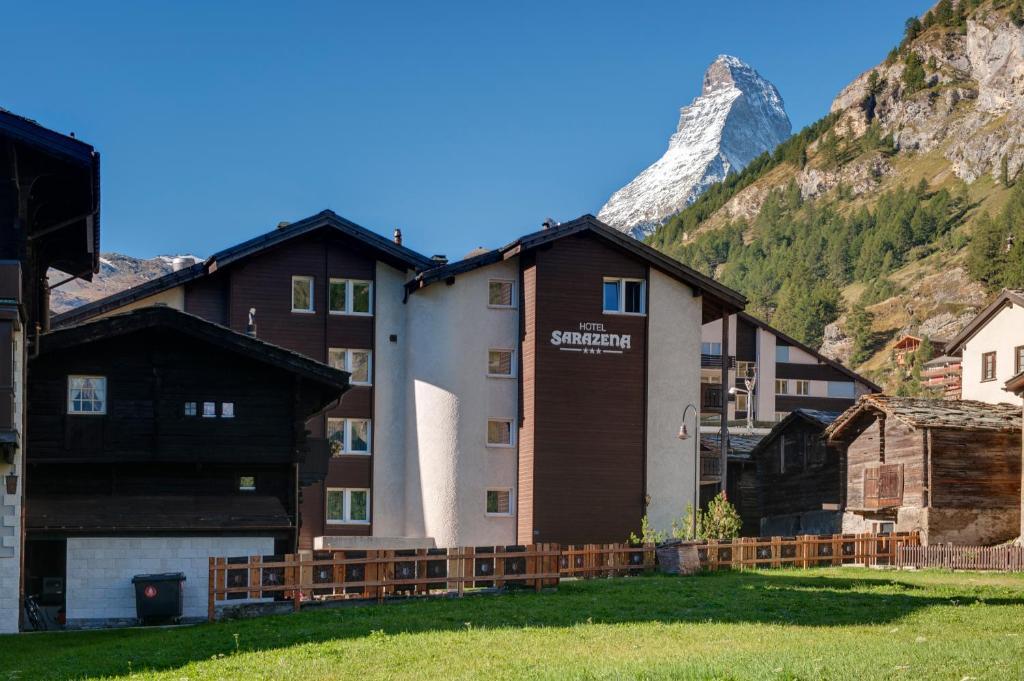 Hotel Sarazena Zermatt Bagian luar foto