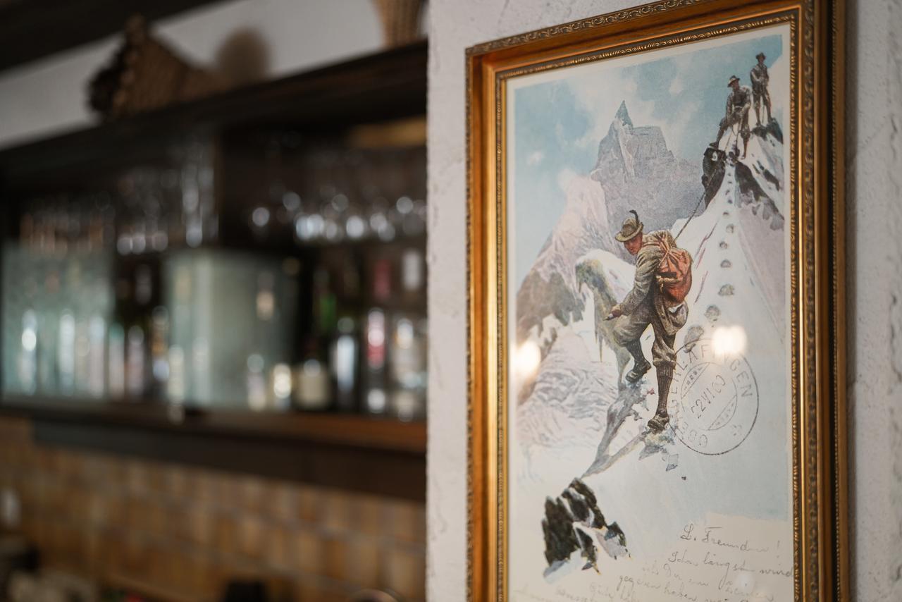 Hotel Sarazena Zermatt Bagian luar foto